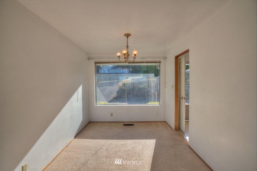 114 Monterey Place Northeast Renton, WA 98056 - Photo 6 of 12