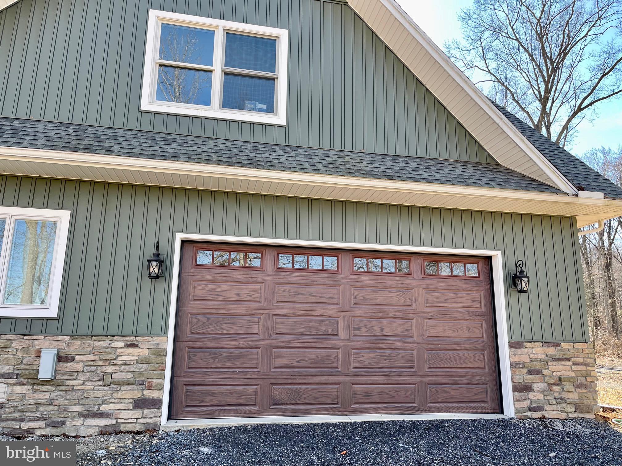 1380 Indian Peg Road Boiling Springs, PA 17007 - Photo 5 of 74 2 car garage