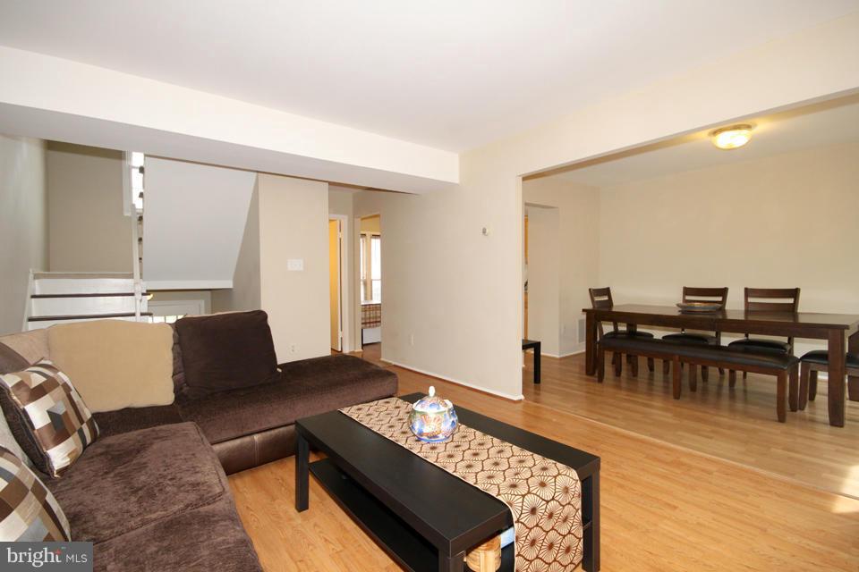 5442 Calvin Court Springfield, VA 22151 - Photo 11 of 26 Living Room