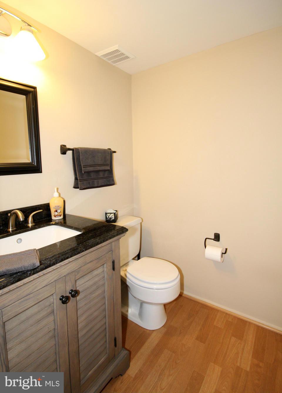5442 Calvin Court Springfield, VA 22151 - Photo 14 of 26 Bath