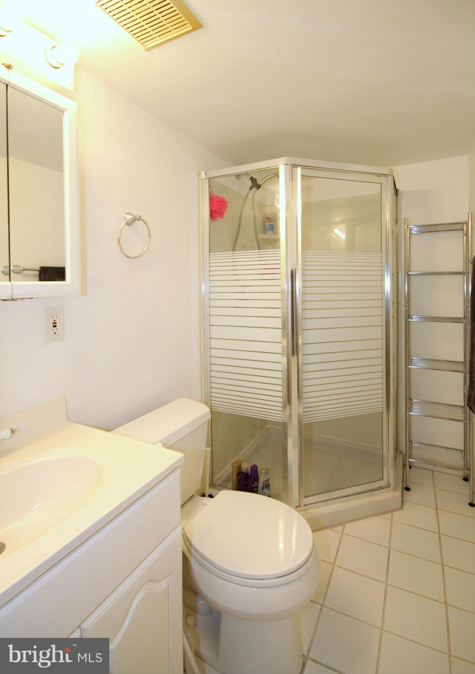5442 Calvin Court Springfield, VA 22151 - Photo 20 of 26 Bath