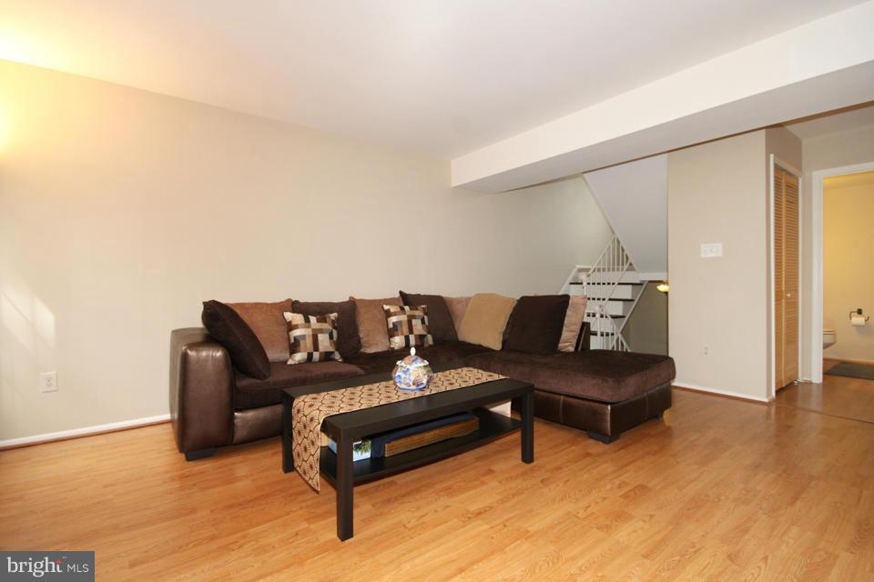 5442 Calvin Court Springfield, VA 22151 - Photo 10 of 26 Living Room
