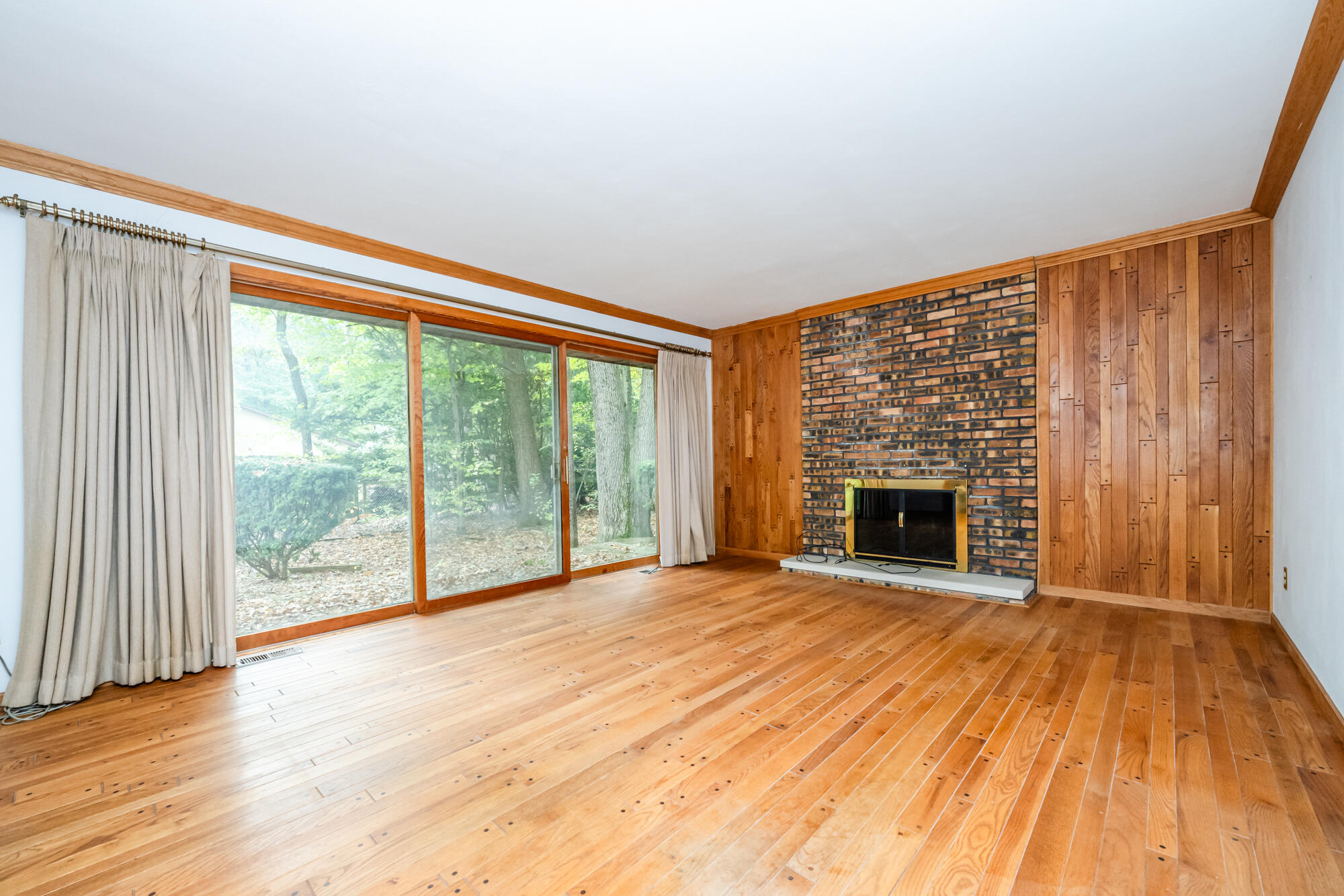 71353 State Line Road Edwardsburg, MI 49112 - Photo 12 of 28 Family Rm with Fireplace