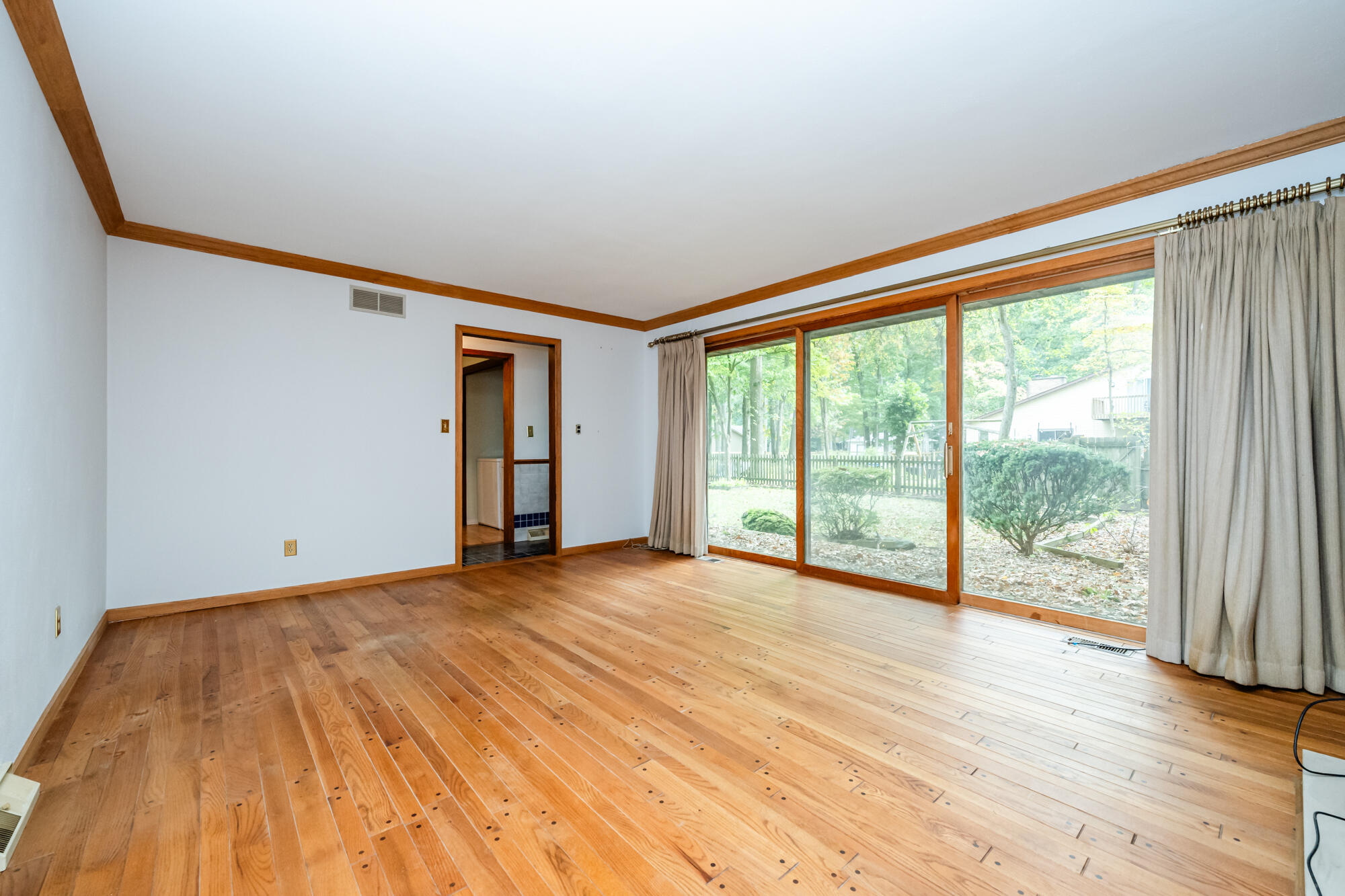 71353 State Line Road Edwardsburg, MI 49112 - Photo 13 of 28 Family Rm with Sliders to Backyard