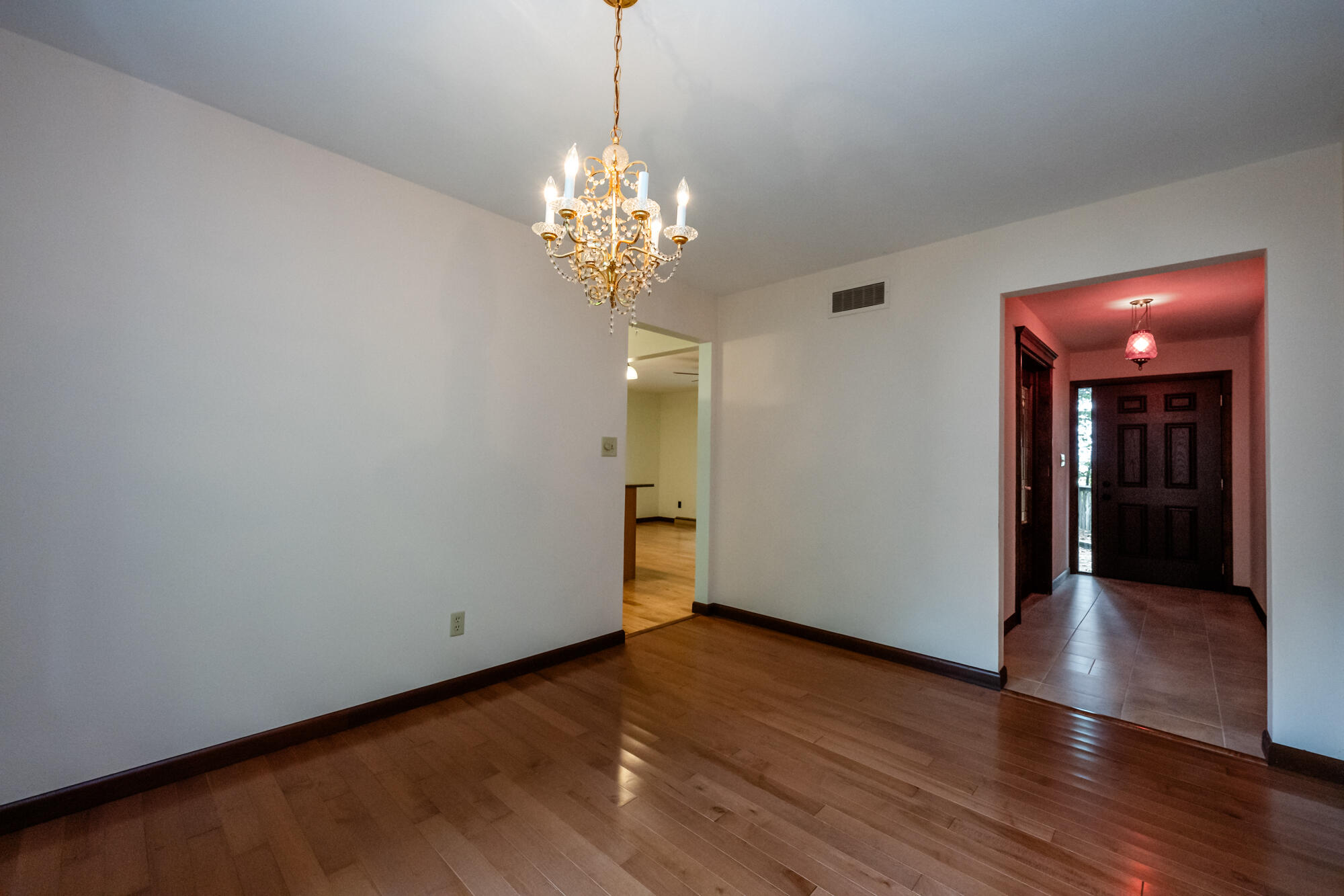 71353 State Line Road Edwardsburg, MI 49112 - Photo 14 of 28 Dining Rm off Kitchen and Foyer