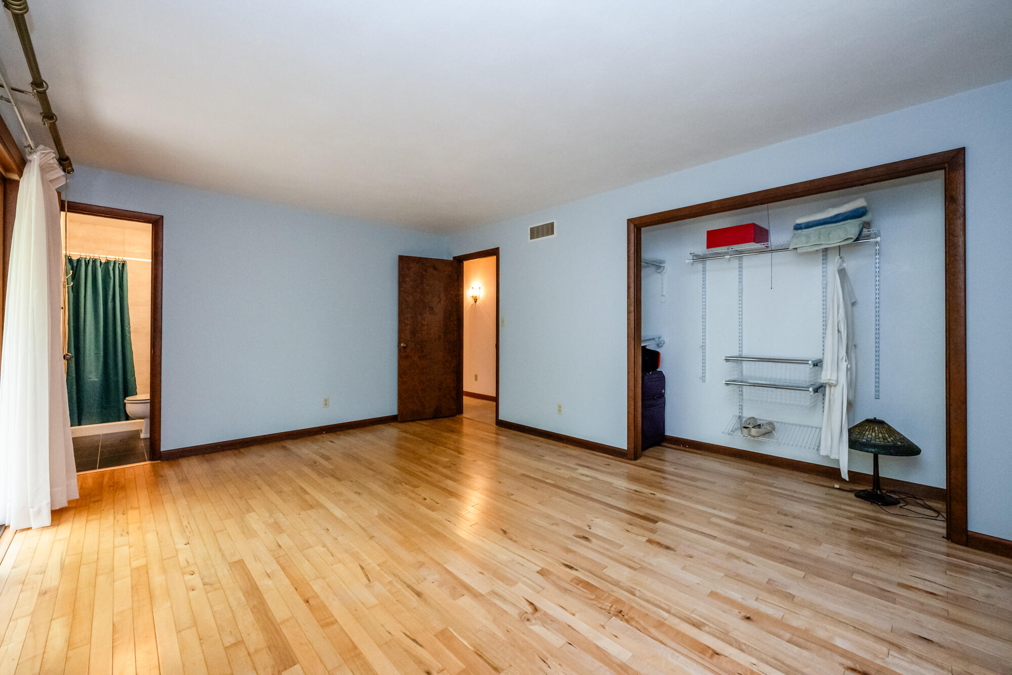 71353 State Line Road Edwardsburg, MI 49112 - Photo 17 of 28 Primary Bed w/ Ensuite