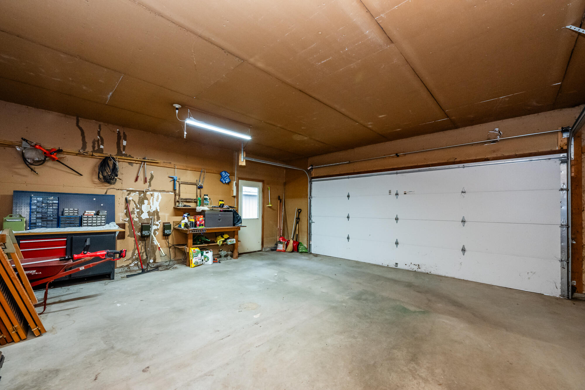 71353 State Line Road Edwardsburg, MI 49112 - Photo 24 of 28 Attached Garage