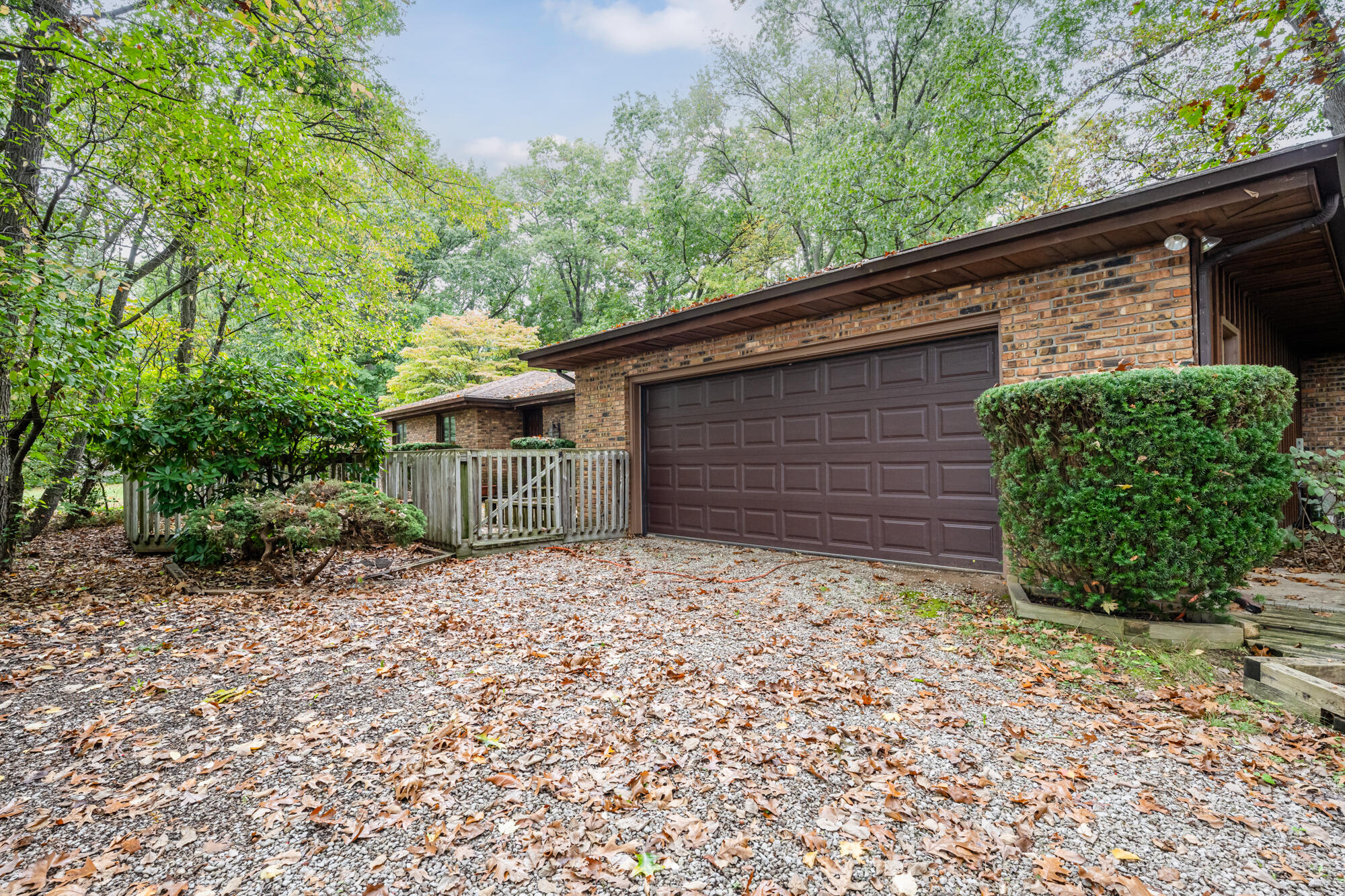 71353 State Line Road Edwardsburg, MI 49112 - Photo 4 of 28 Attached Garage