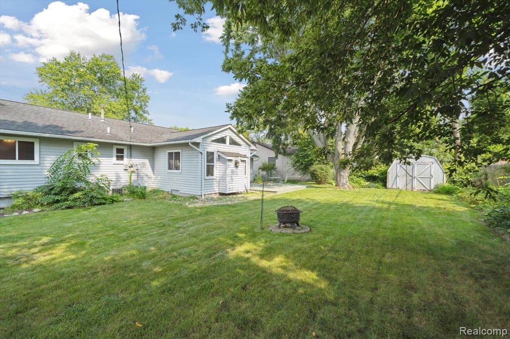 2951 Dearborn Avenue Rochester Hills, MI 48309 - Photo 31 of 33