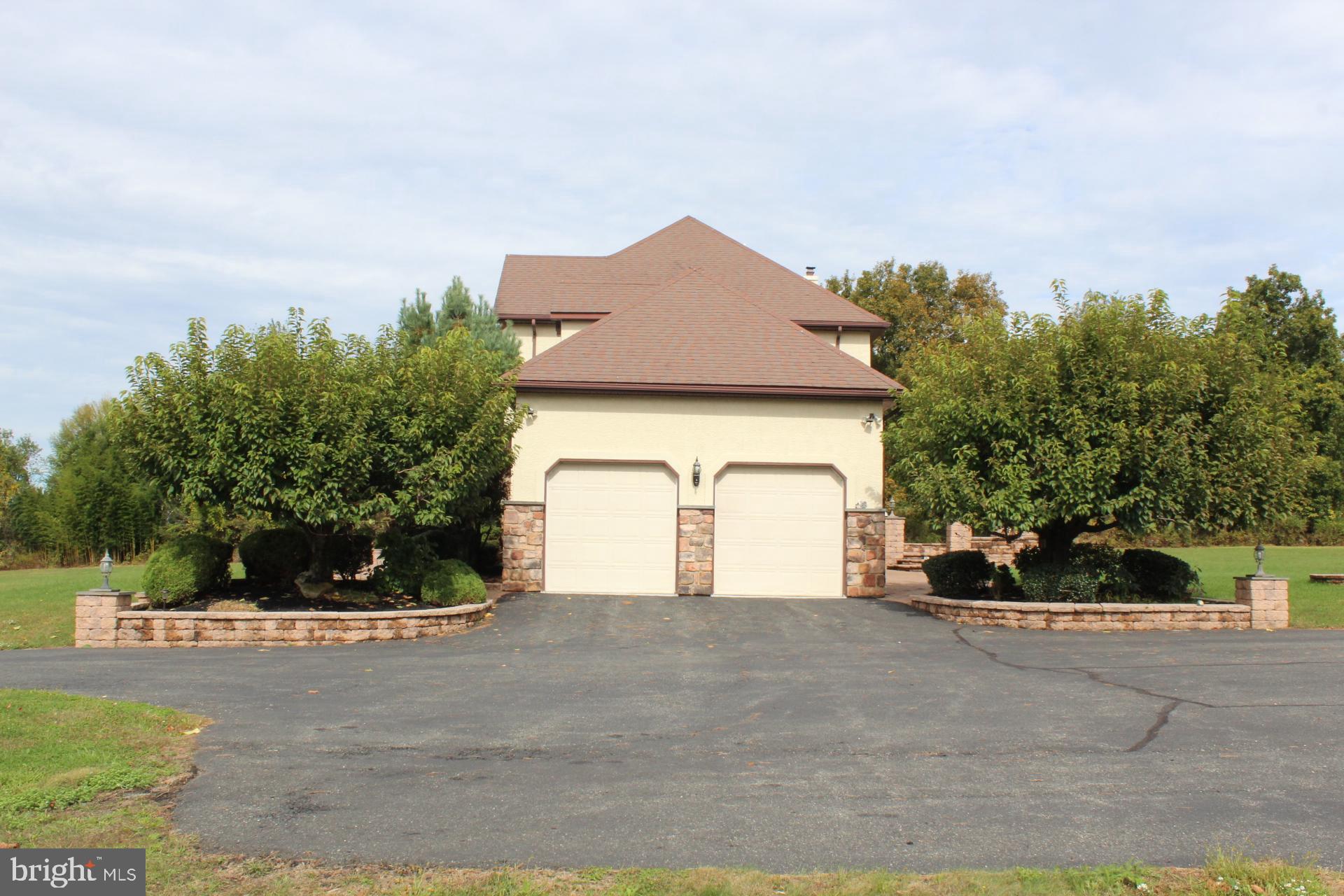 255 Kulps Road Barto, PA 19504 - Photo 9 of 71 Attached garage
