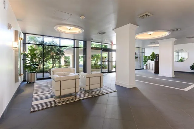 $2,200 | 2400 Presidential Way, Unit 502, West Palm Beach, FL 33401