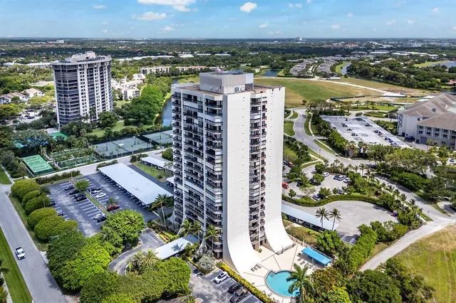 $2,200 | 2400 Presidential Way, Unit 502, West Palm Beach, FL 33401