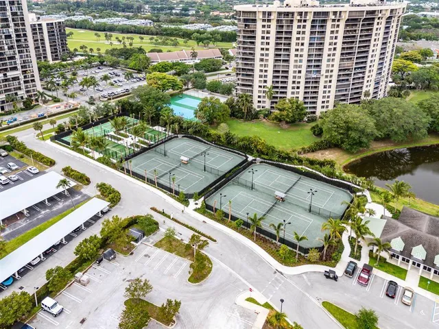 $2,200 | 2400 Presidential Way, Unit 502, West Palm Beach, FL 33401