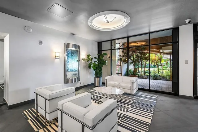 $2,200 | 2400 Presidential Way, Unit 502, West Palm Beach, FL 33401