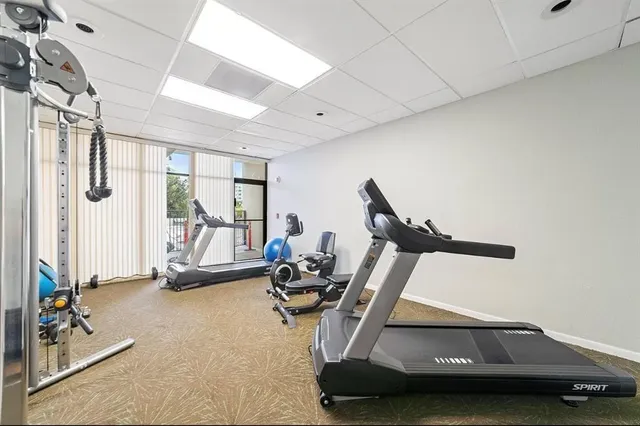 $2,200 | 2400 Presidential Way, Unit 502, West Palm Beach, FL 33401