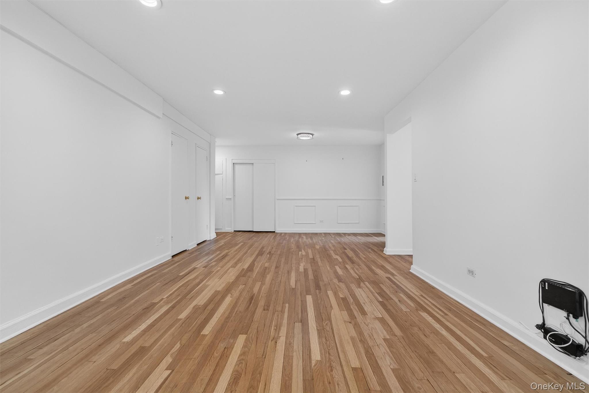 5235 Post Road, Unit 5A Bronx, NY 10471 - Photo 10 of 23 Extra large living and dining space