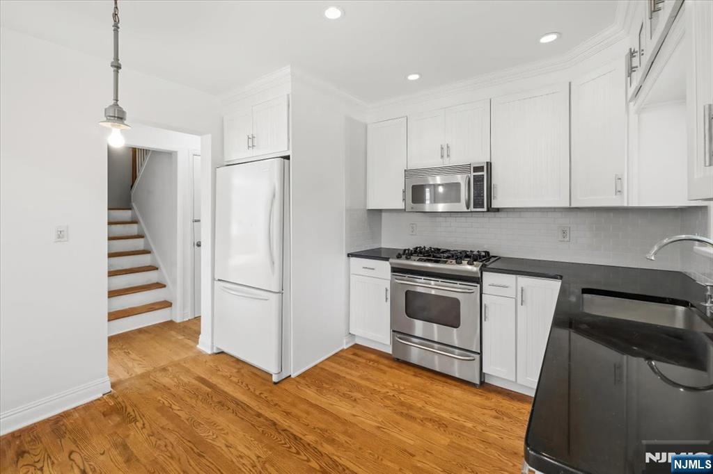 101 Pershing Road Englewood Cliffs, NJ 07632 - Photo 10 of 29