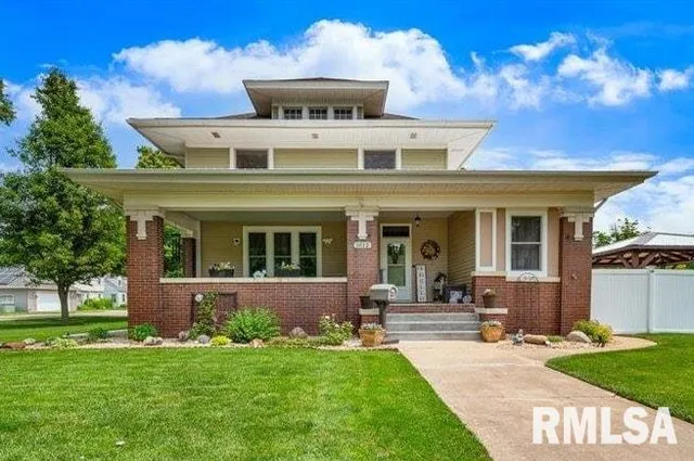 $295,000 | 1012 Edward Street, Henry, IL 61537