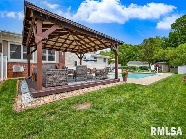 $295,000 | 1012 Edward Street, Henry, IL 61537