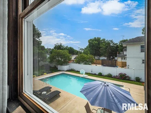 $295,000 | 1012 Edward Street, Henry, IL 61537