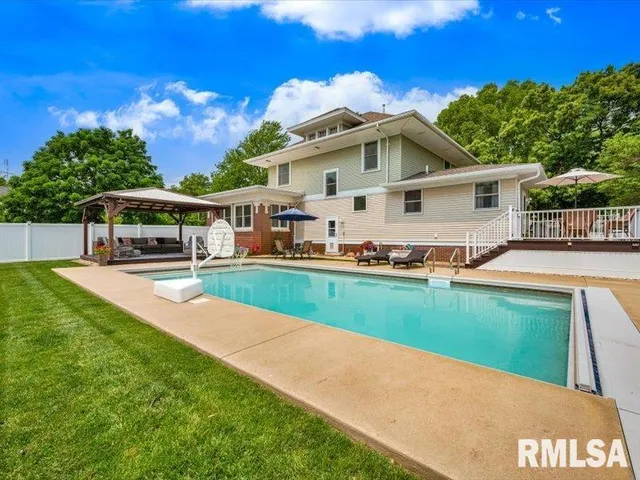 $295,000 | 1012 Edward Street, Henry, IL 61537