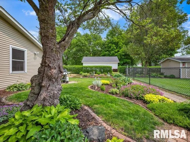 $295,000 | 1012 Edward Street, Henry, IL 61537