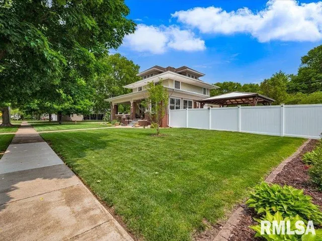 $295,000 | 1012 Edward Street, Henry, IL 61537