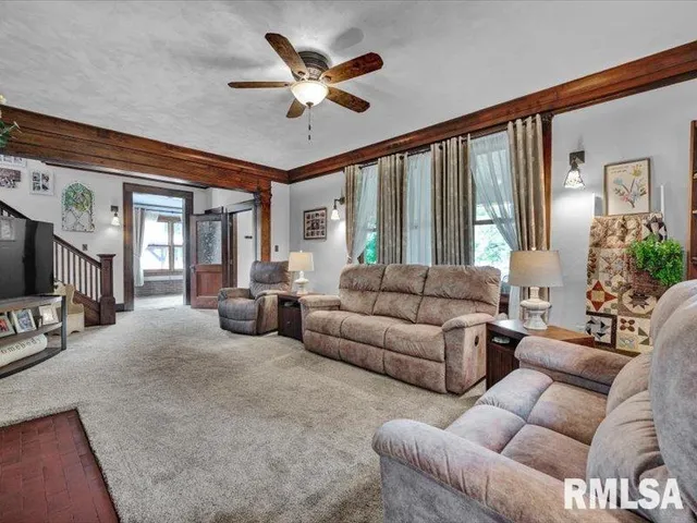 $295,000 | 1012 Edward Street, Henry, IL 61537