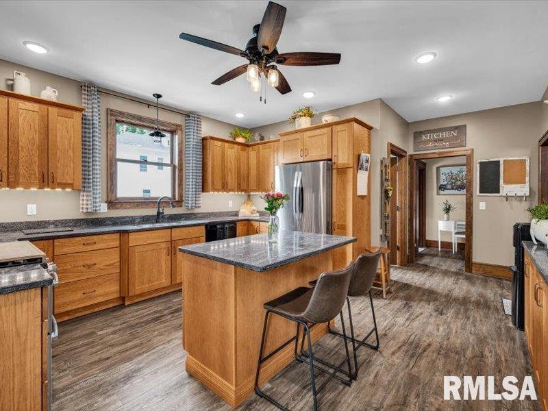 1012 Edward Street Henry, IL 61537 - Photo 7 of 40