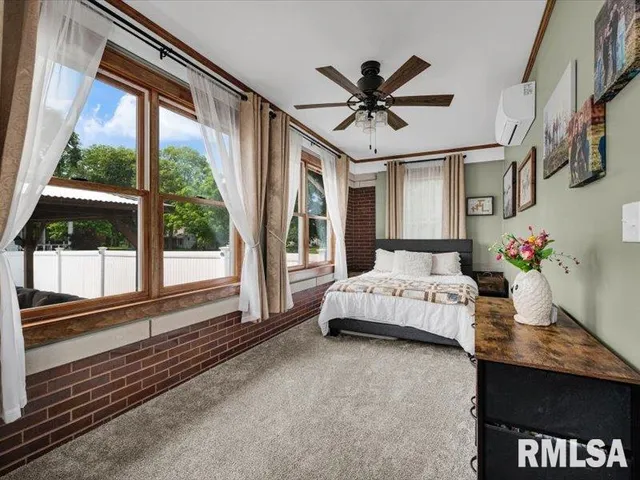 $295,000 | 1012 Edward Street, Henry, IL 61537