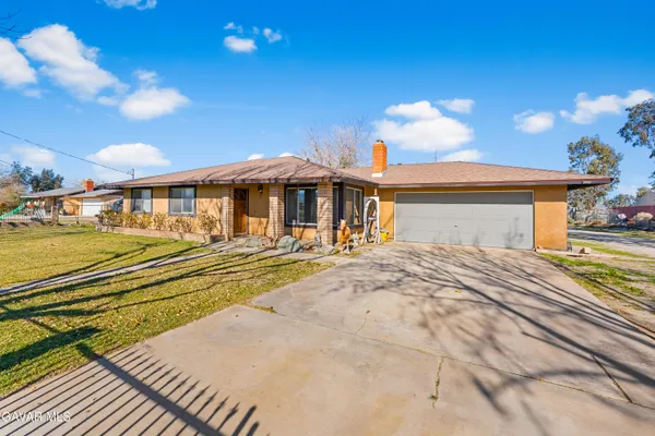 $569,900 | 10837 Avenue R 10 E Littlerock Ca East, Littlerock, CA 93543