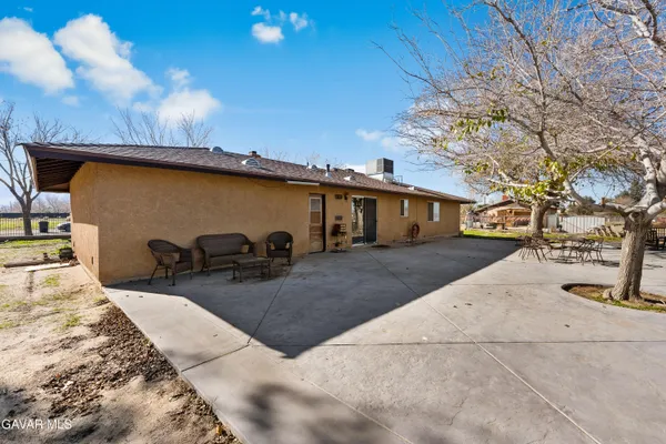 $569,900 | 10837 Avenue R 10 E Littlerock Ca East, Littlerock, CA 93543