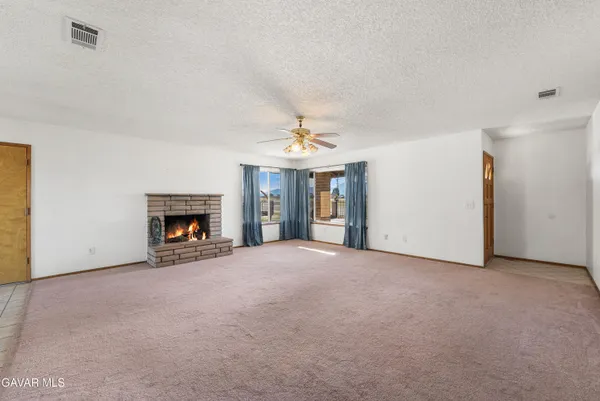 $569,900 | 10837 Avenue R 10 E Littlerock Ca East, Littlerock, CA 93543