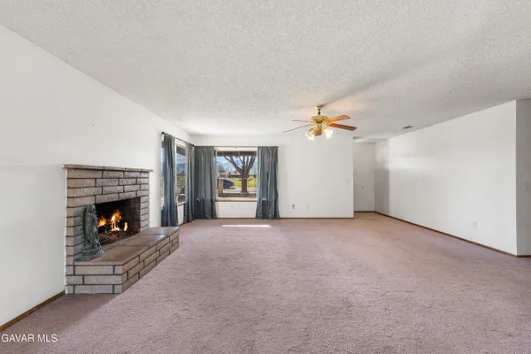 $569,900 | 10837 Avenue R 10 E Littlerock Ca East, Littlerock, CA 93543