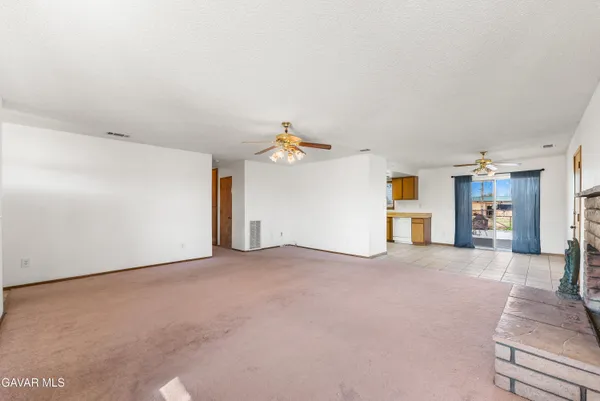 $569,900 | 10837 Avenue R 10 E Littlerock Ca East, Littlerock, CA 93543