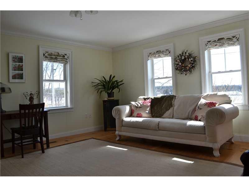 40 Fort Road Edgecomb, ME 04556 - Photo 8 of 30 Living Room.