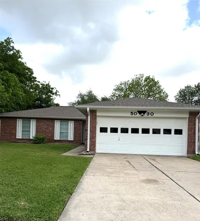 $2,000 | 5030 Valley View Drive, La Porte, TX 77571