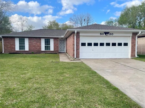 $2,000 | 5030 Valley View Drive, La Porte, TX 77571