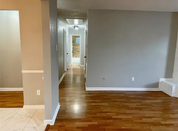 $2,000 | 5030 Valley View Drive, La Porte, TX 77571