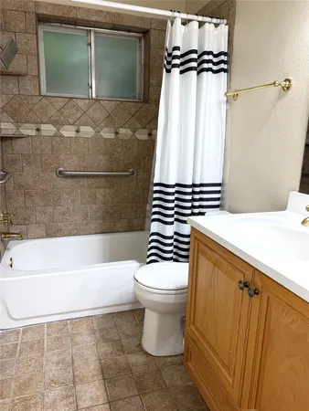 $2,000 | 5030 Valley View Drive, La Porte, TX 77571