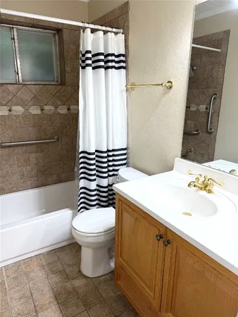 $2,000 | 5030 Valley View Drive, La Porte, TX 77571