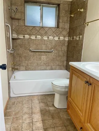 $2,000 | 5030 Valley View Drive, La Porte, TX 77571