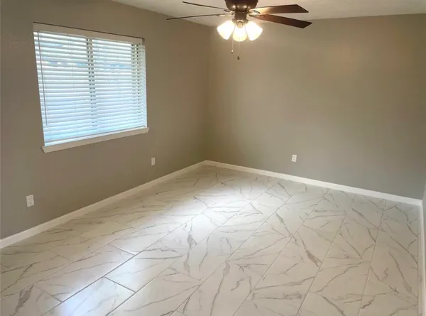 $2,000 | 5030 Valley View Drive, La Porte, TX 77571