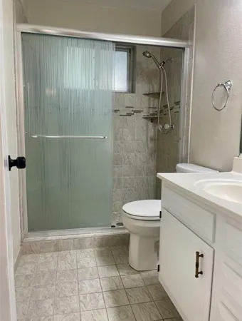 $2,000 | 5030 Valley View Drive, La Porte, TX 77571