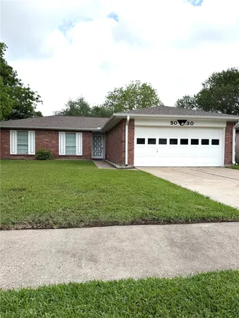 $2,000 | 5030 Valley View Drive, La Porte, TX 77571