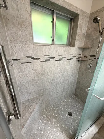 $2,000 | 5030 Valley View Drive, La Porte, TX 77571