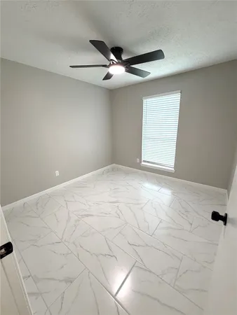 $2,000 | 5030 Valley View Drive, La Porte, TX 77571