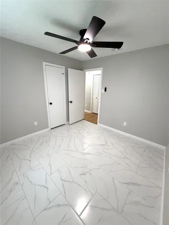 $2,000 | 5030 Valley View Drive, La Porte, TX 77571