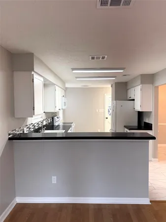 $2,000 | 5030 Valley View Drive, La Porte, TX 77571