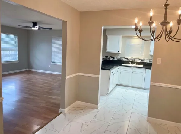 $2,000 | 5030 Valley View Drive, La Porte, TX 77571